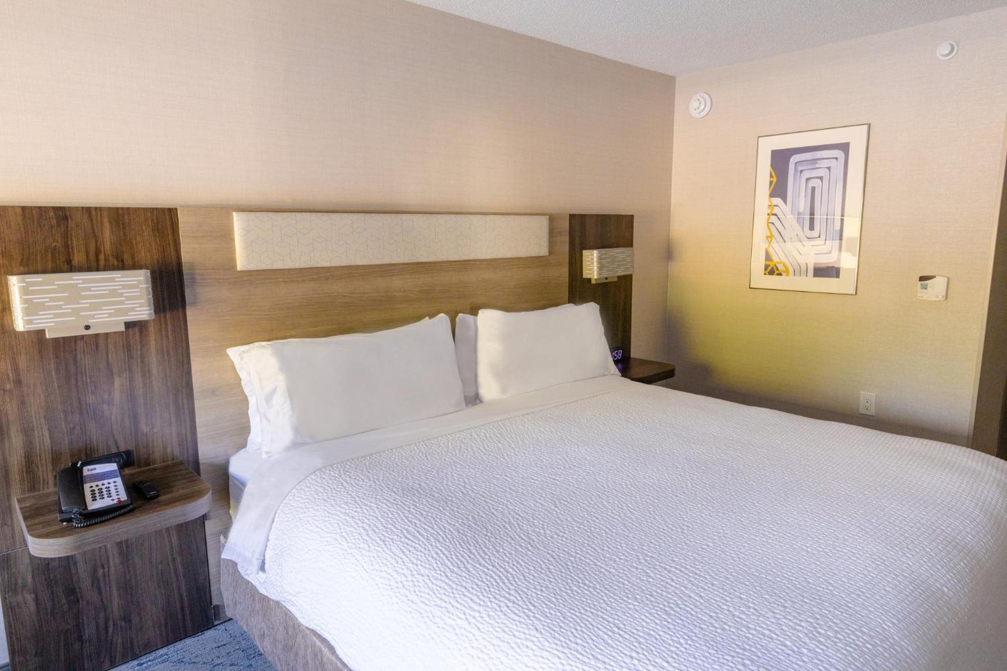 Holiday Inn Express - Neptune By Ihg Exteriör bild