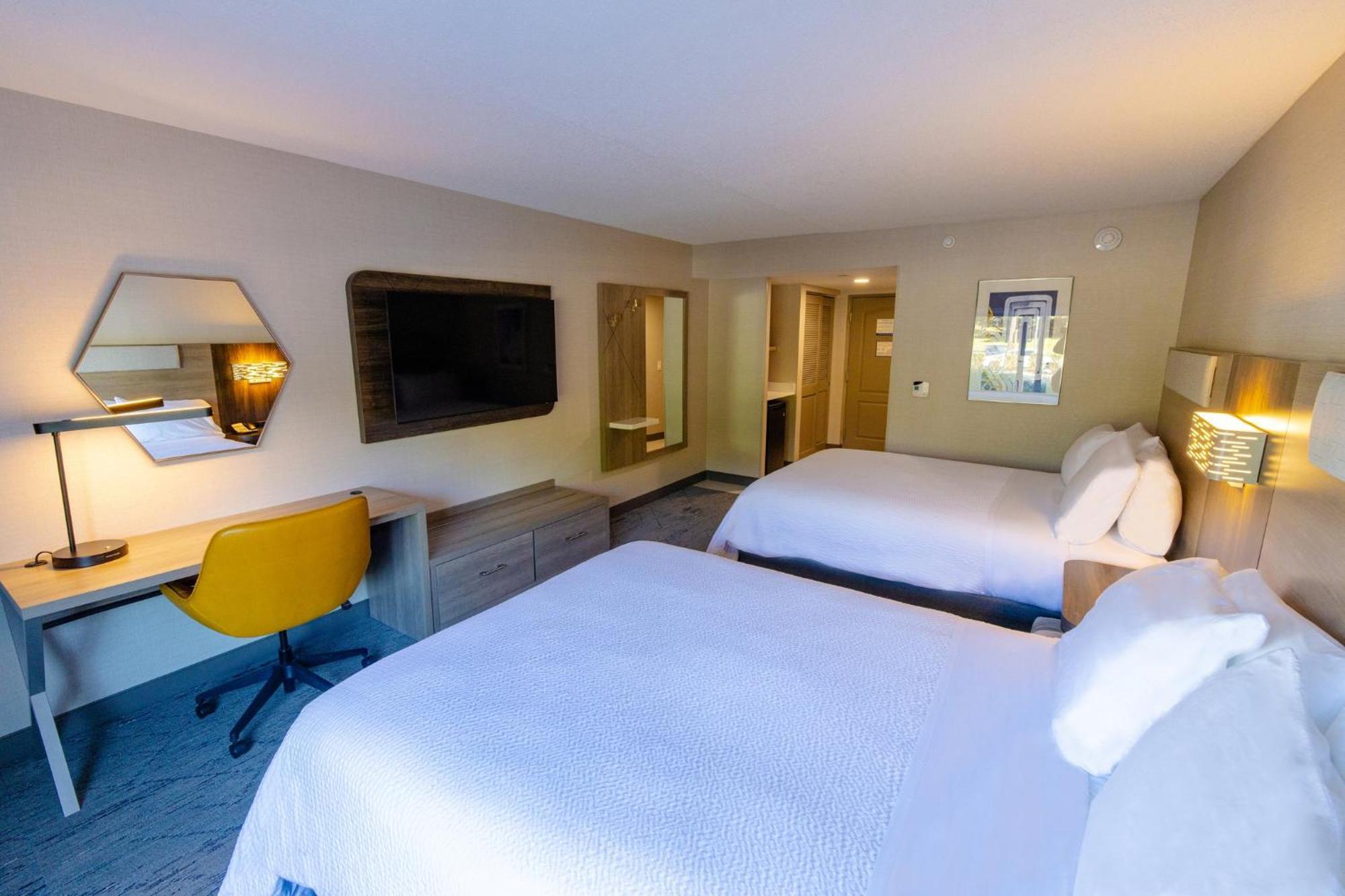 Holiday Inn Express - Neptune By Ihg Exteriör bild