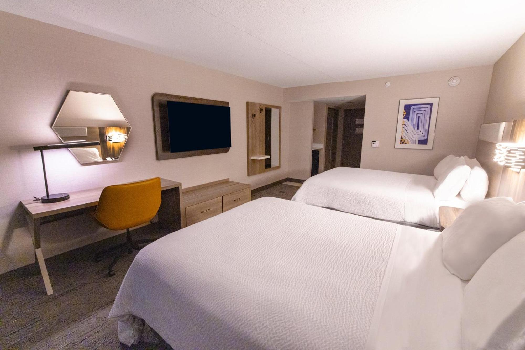 Holiday Inn Express - Neptune By Ihg Exteriör bild