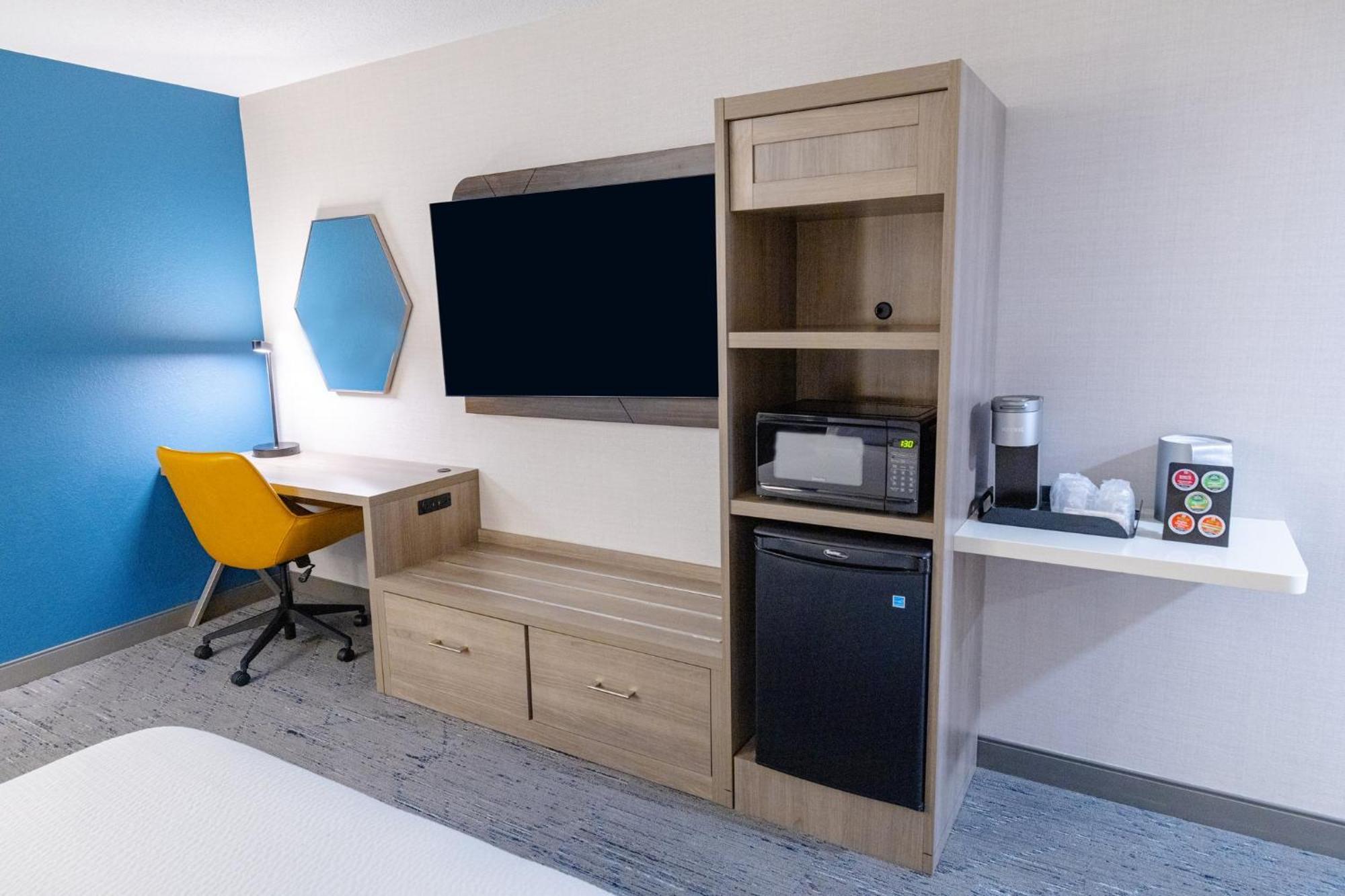 Holiday Inn Express - Neptune By Ihg Exteriör bild