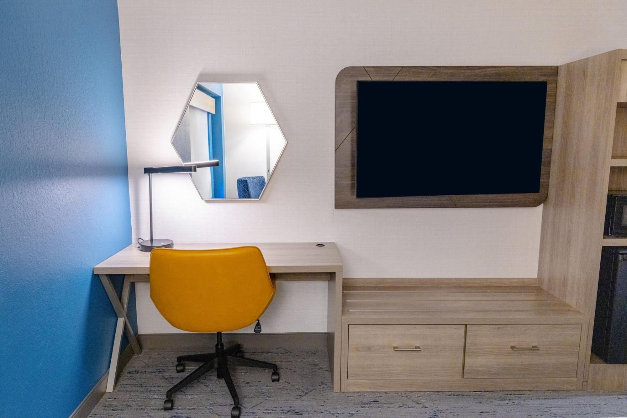 Holiday Inn Express - Neptune By Ihg Exteriör bild